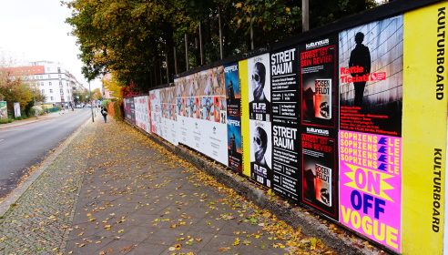 Außenwerbung und Kulturwerbung in Berlin 1 Kulturboard Plakate Modersohnstrasse Berlin DSO Rattle Ticciati